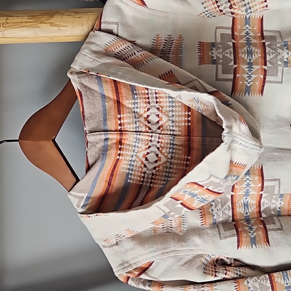 Pendleton Button Up Hooded Cropped Top - Picture 7 of 14